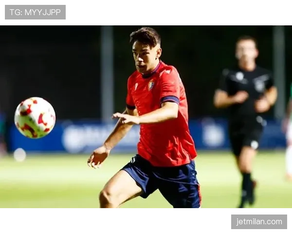 赫罗纳西甲上半赛季表现出色，攀升至积分榜次席展现状态稳定